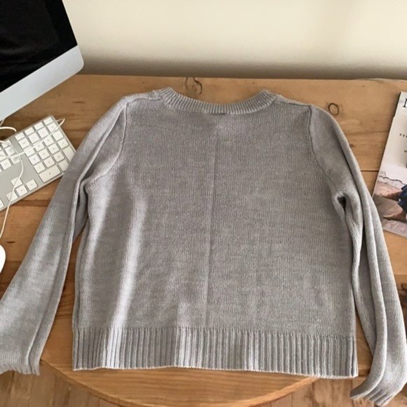 SOLD Soft grey lightweight sweater - Picture 2 of 3